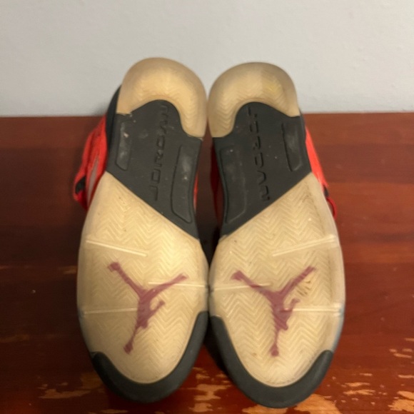 Air Jordan 5 SE Raging Bull - Picture 3 of 7